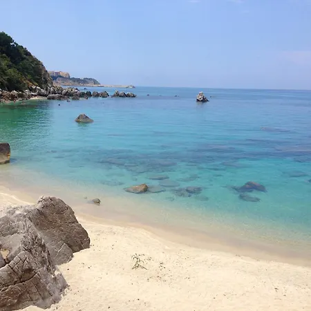 Welcoming House In With Shared Pool Lejlighed Vibo Valentia