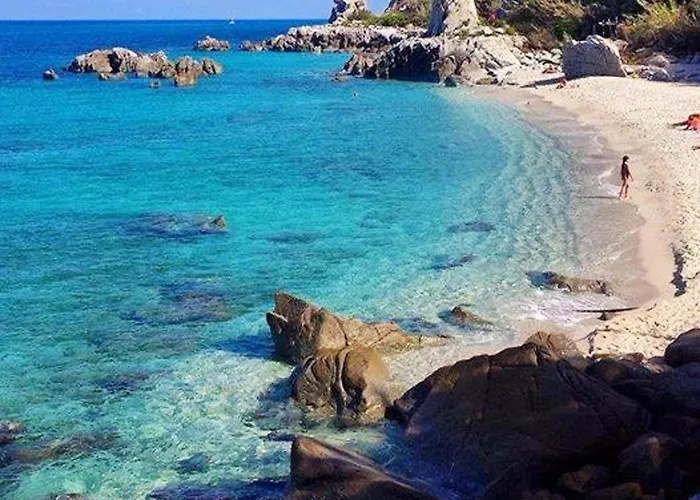 דירה Welcoming House In With Shared Pool ויבו ולנטיה