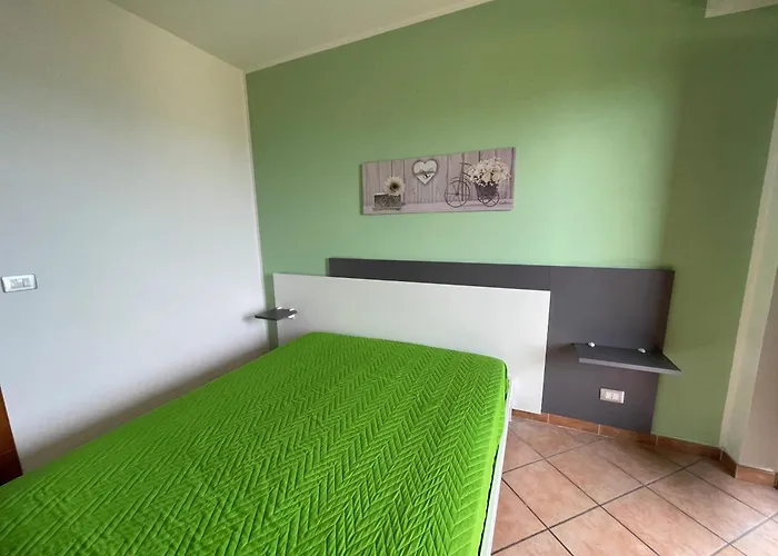 Welcoming House In With Shared Pool