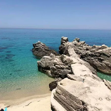 Welcoming House In With Shared Pool Lägenhet *