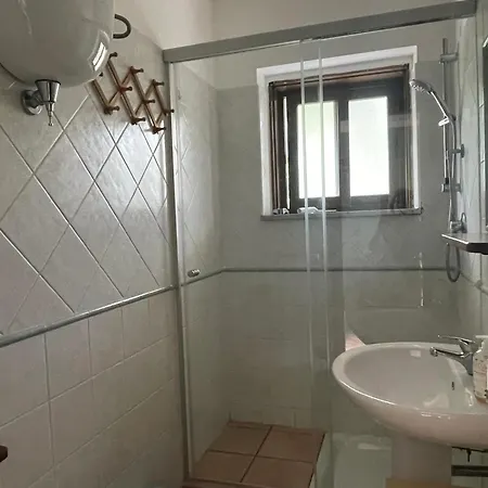 Welcoming House In With Shared Pool Lägenhet