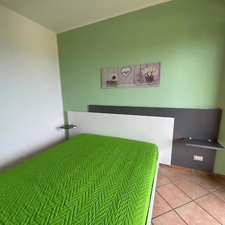 Welcoming House In With Shared Pool