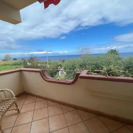 Welcoming House In With Shared Pool *