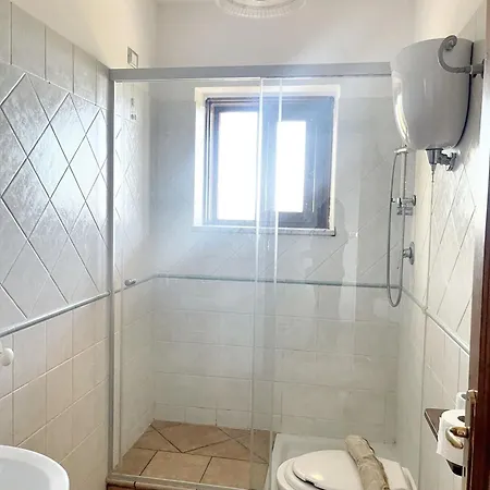 Lägenhet Welcoming House In With Shared Pool