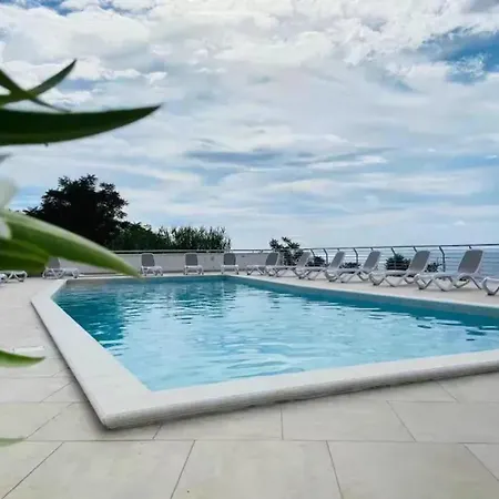 Welcoming House In With Shared Pool Vibo Valentia