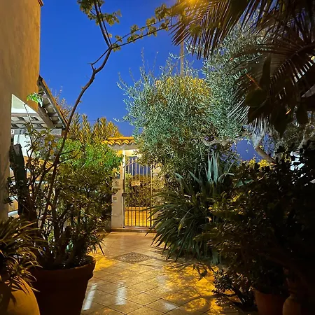 Apartmán Welcoming House In With Shared Pool