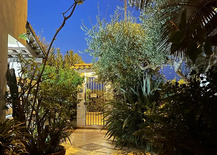 Welcoming House In With Shared Pool *